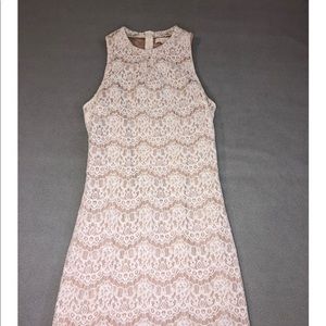 ☁️White lace dress